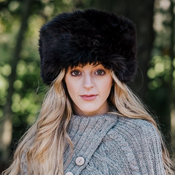 The Shepherd's Knot Accessories - New Sheepskin Shearling Pouf Hat Black Cream Made in England